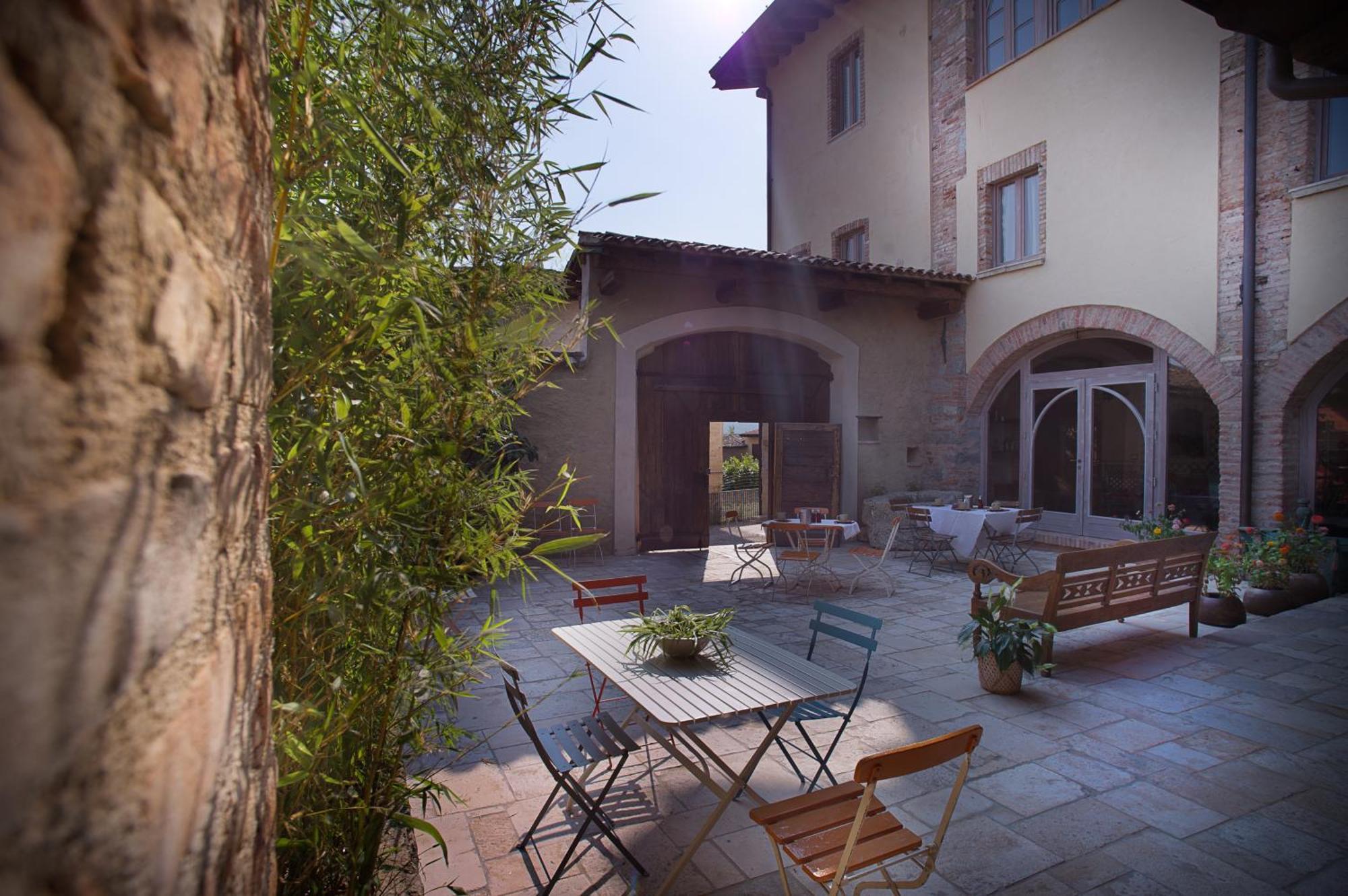 Boutique Hotel Villa Dei Campi Гавардо Экстерьер фото